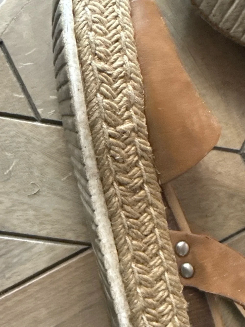 Women’s Tan wedge